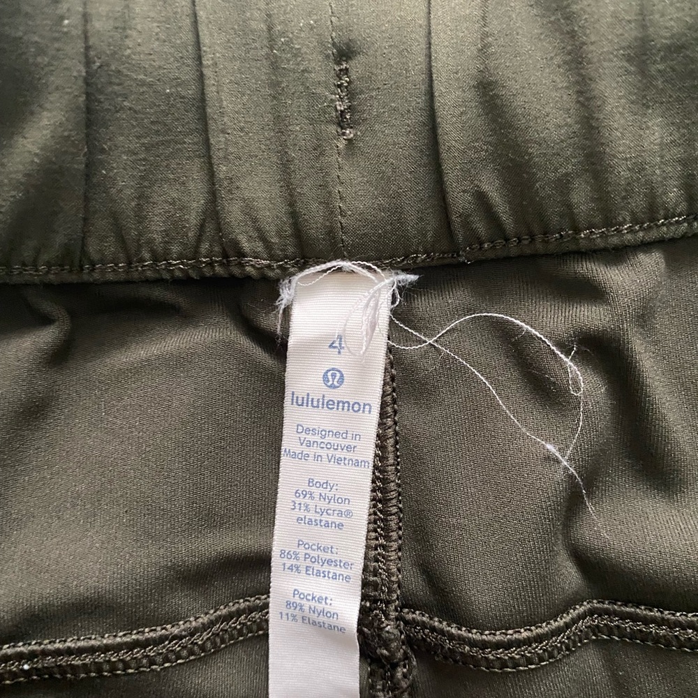 Lulu Lemon Jogger size 4